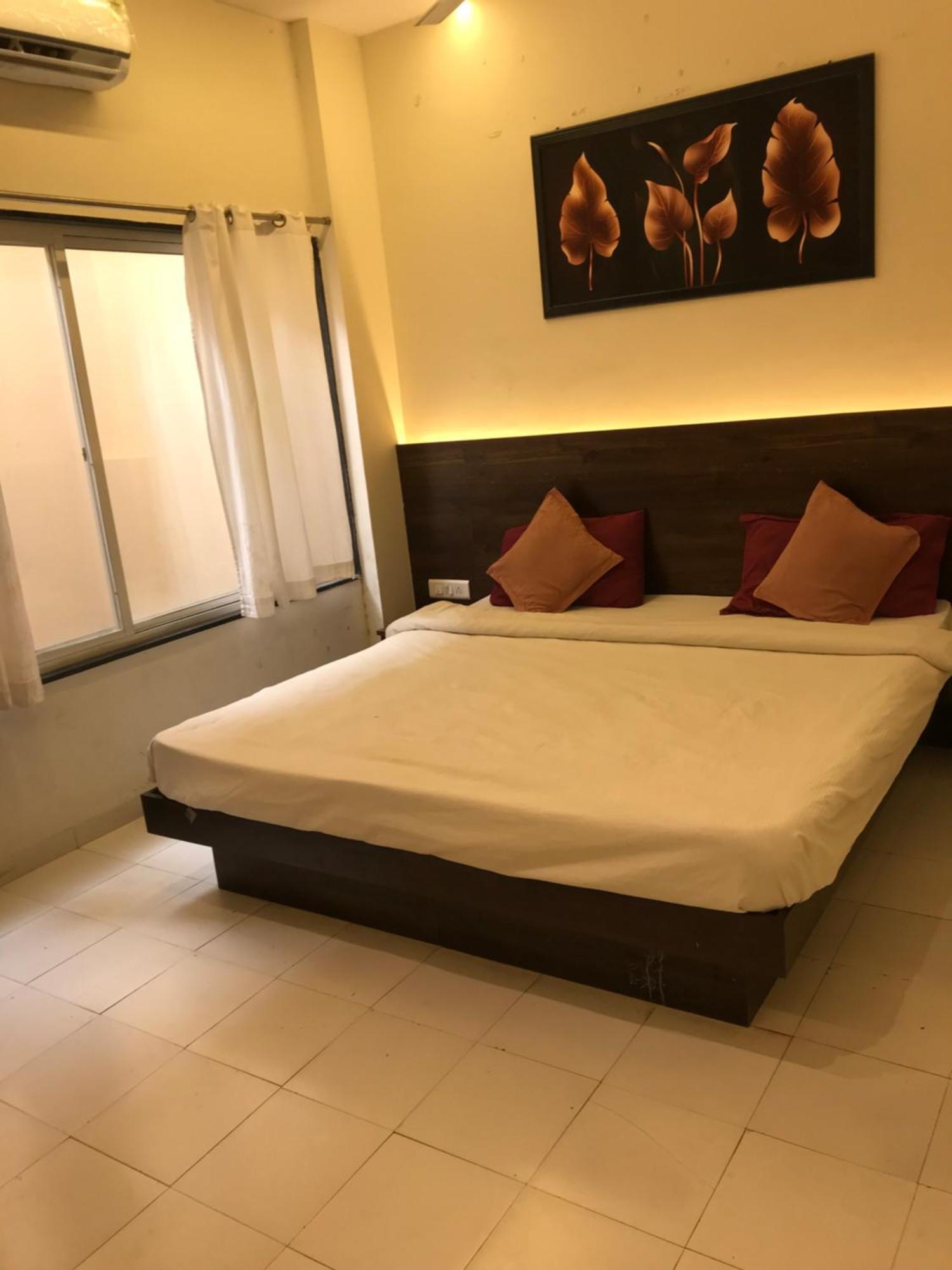 Hotel Divine Indore Buitenkant foto