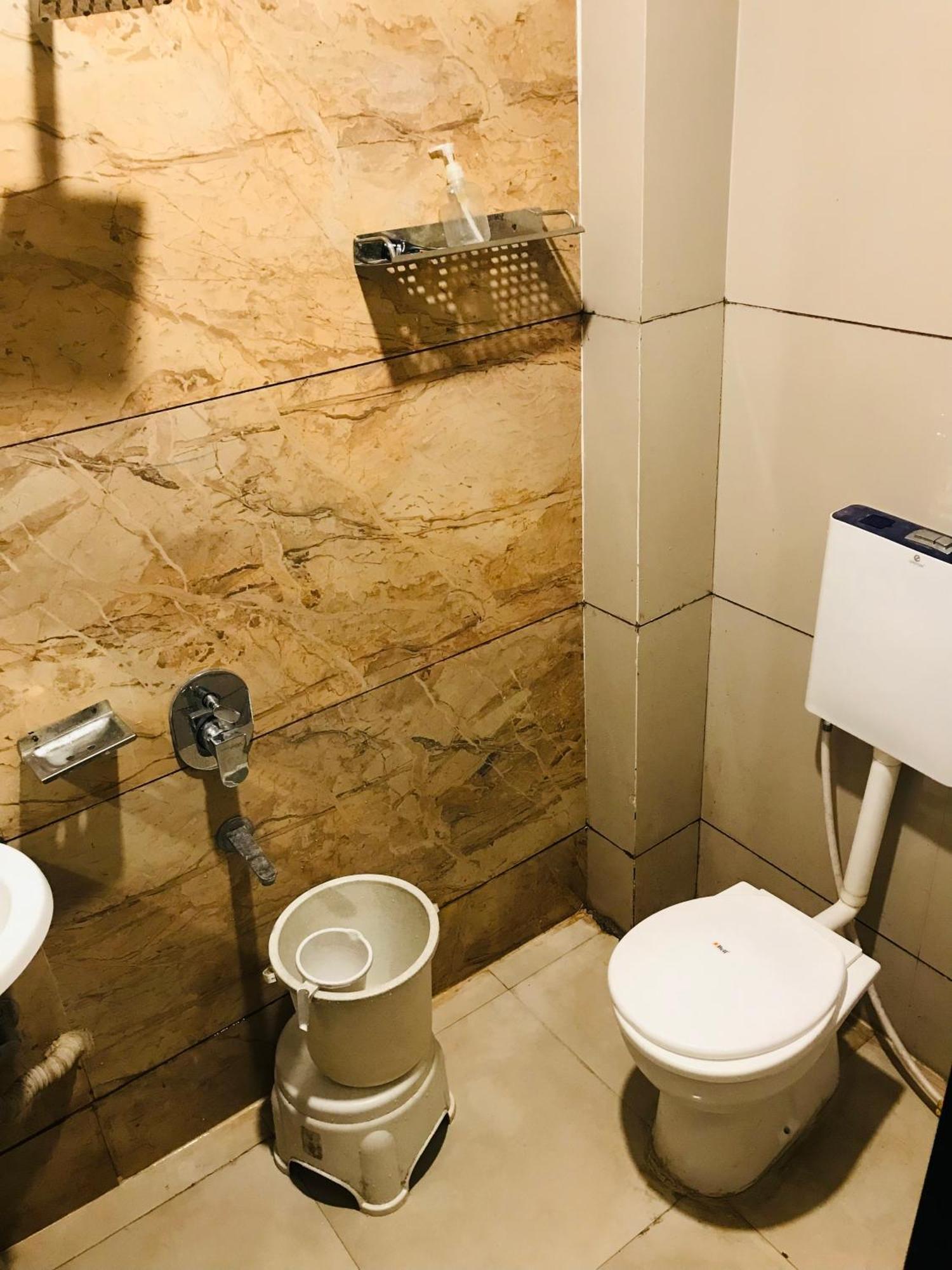 Hotel Divine Indore Buitenkant foto
